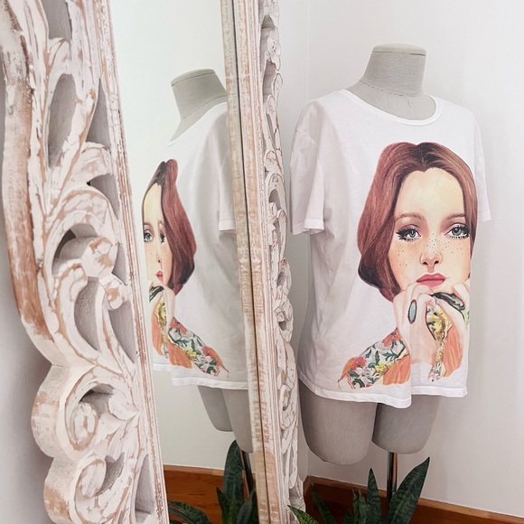 Zara Graphic Tee - Picture 2 of 4